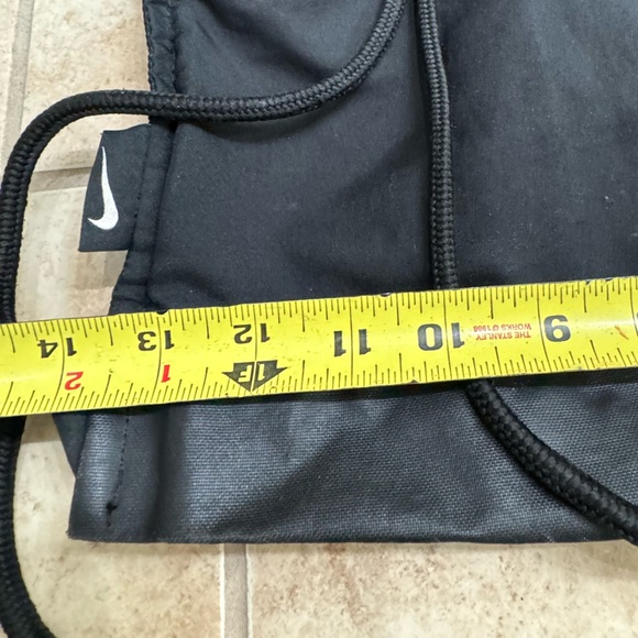 Vintage NIKE Black Small Drawstring Gym Bag Backpack - Picture 5 of 5